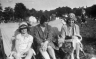neg. Gwlad, ?May & ?Brenda Fielder