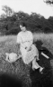 neg. Gwlad smiling in field