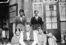 neg. Owen, Charlie, Gwlad, Walter, Claudia, Nancy back door