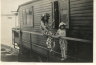 gwlad&brenhouseboat2